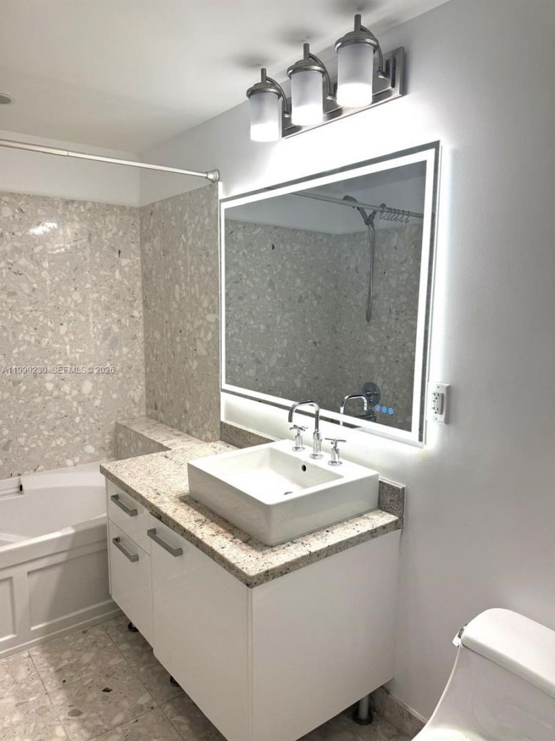 185 SW 7th St, Unit 2007, Miami, FL 33130 Photo