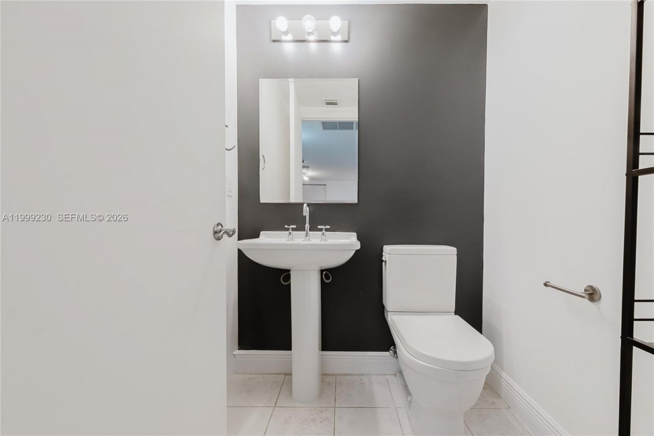 185 SW 7th St, Unit 2007, Miami, FL 33130 Photo
