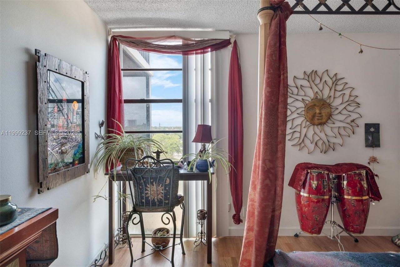 3475 N Country Club Dr , Unit 619, Aventura, FL 33180 Photo