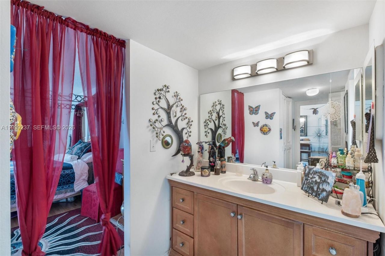 3475 N Country Club Dr , Unit 619, Aventura, FL 33180 Photo