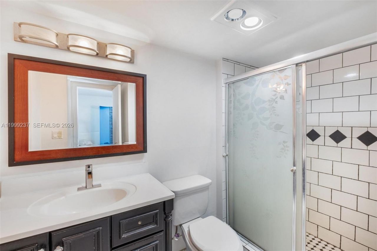 3475 N Country Club Dr , Unit 619, Aventura, FL 33180 Photo