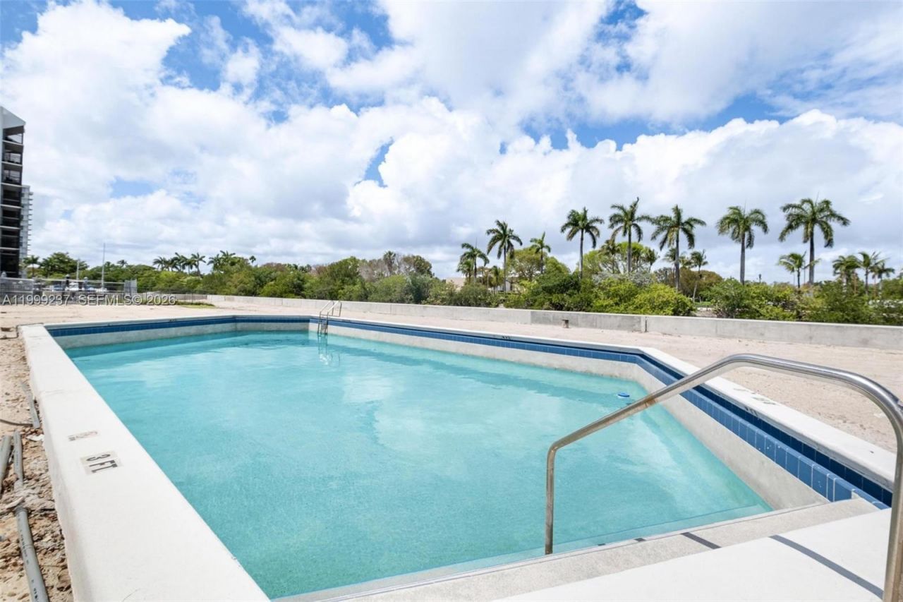 3475 N Country Club Dr , Unit 619, Aventura, FL 33180 Photo