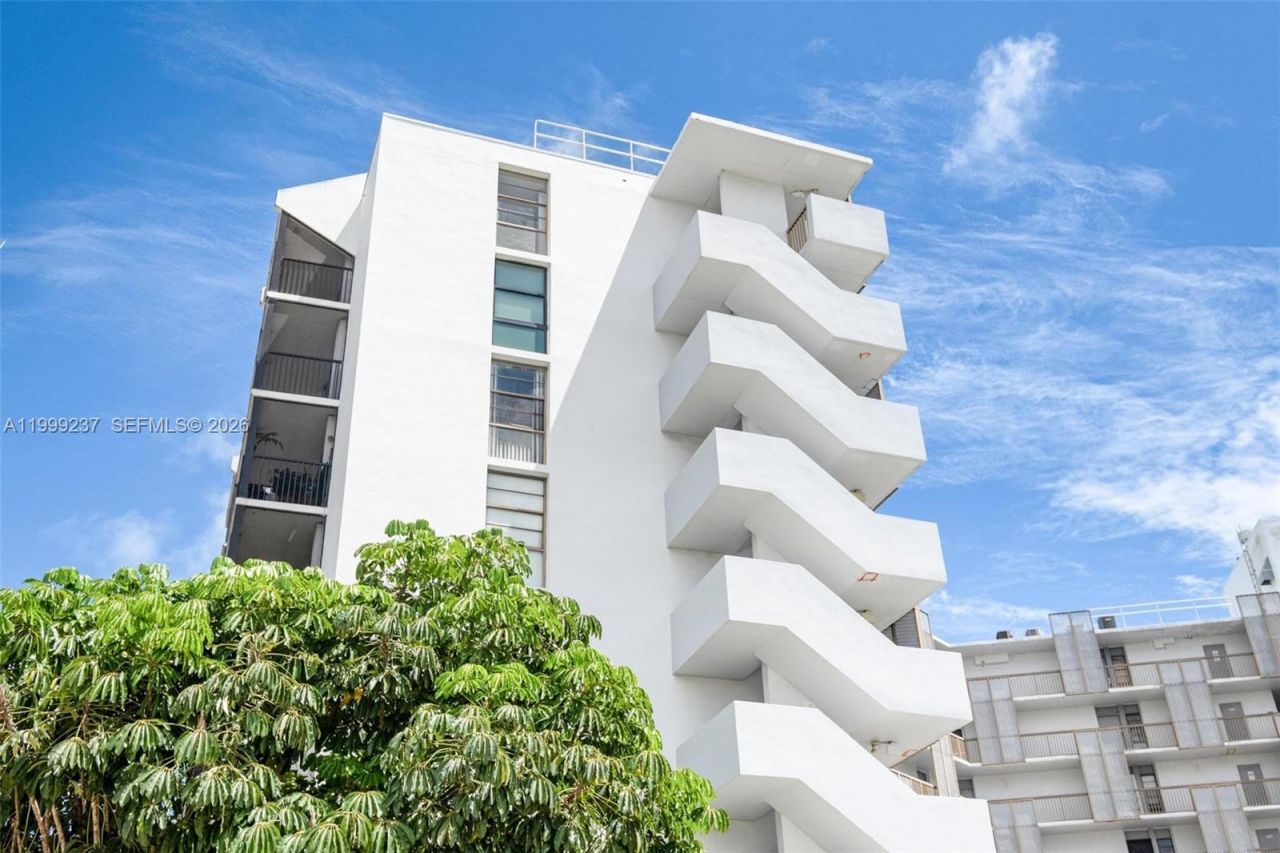 3475 N Country Club Dr , Unit 619, Aventura, FL 33180 Photo