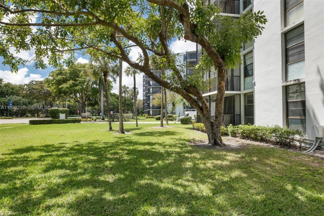 3475 N Country Club Dr , Unit 619, Aventura, FL 33180 Photo