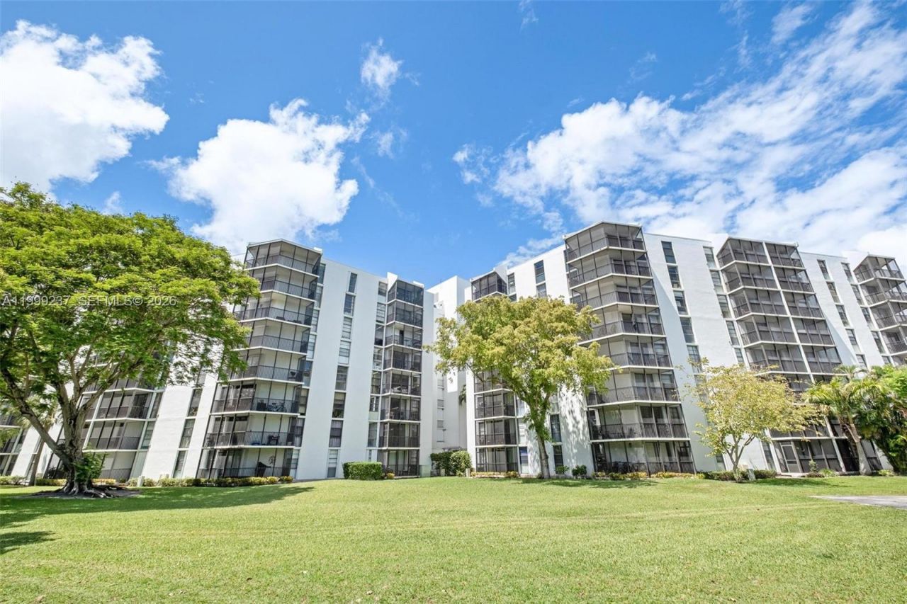 3475 N Country Club Dr , Unit 619, Aventura, FL 33180 Photo
