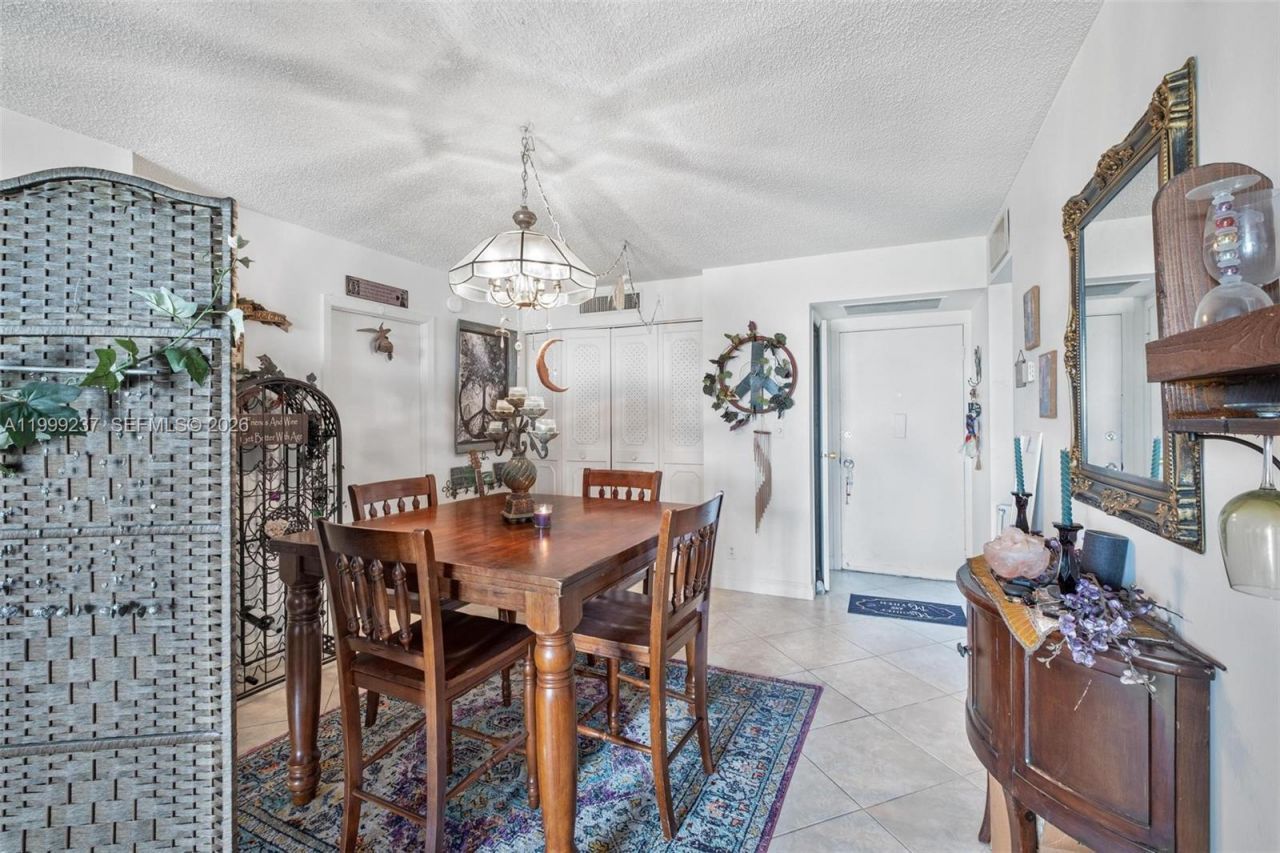 3475 N Country Club Dr , Unit 619, Aventura, FL 33180 Photo