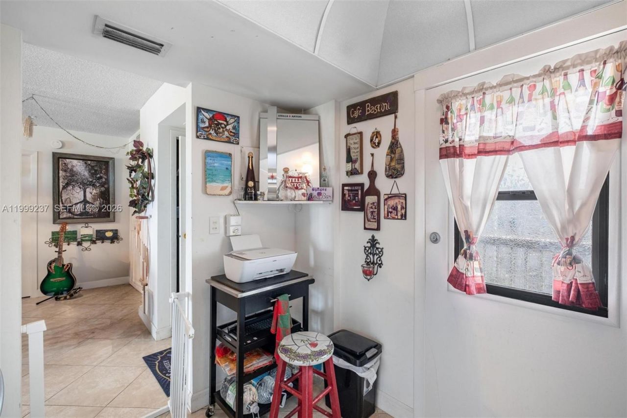 3475 N Country Club Dr , Unit 619, Aventura, FL 33180 Photo