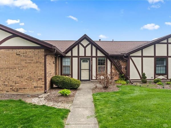 957 Pine Needles Drive, Centerville, OH 45458