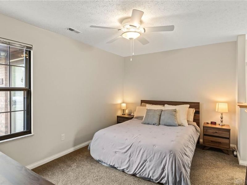 957 Pine Needles Drive, Centerville, OH 45458 Photo 10