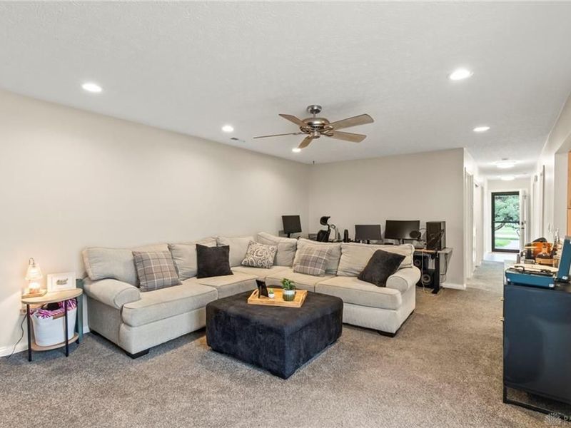 957 Pine Needles Drive, Centerville, OH 45458 Photo 6