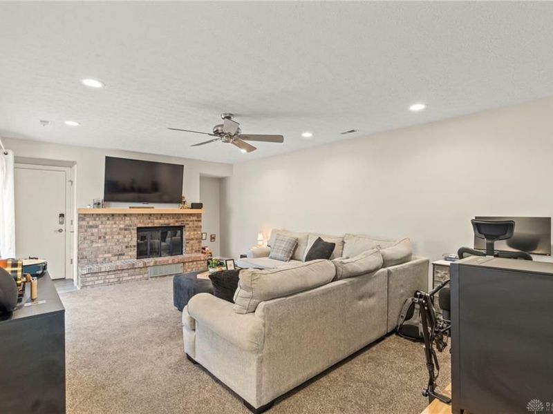 957 Pine Needles Drive, Centerville, OH 45458 Photo 7