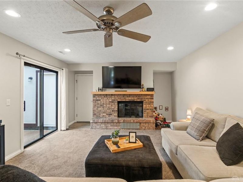 957 Pine Needles Drive, Centerville, OH 45458 Photo 8