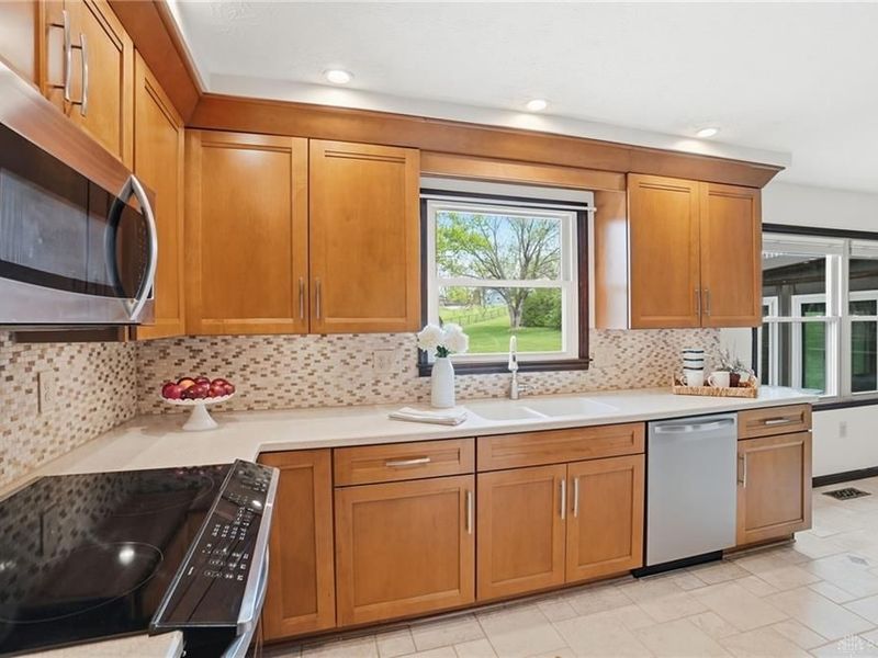 1650 E Slater Court, Beavercreek Township, OH 45385 Photo 10