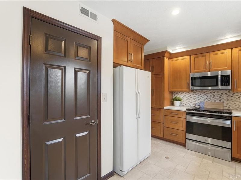 1650 E Slater Court, Beavercreek Township, OH 45385 Photo 7