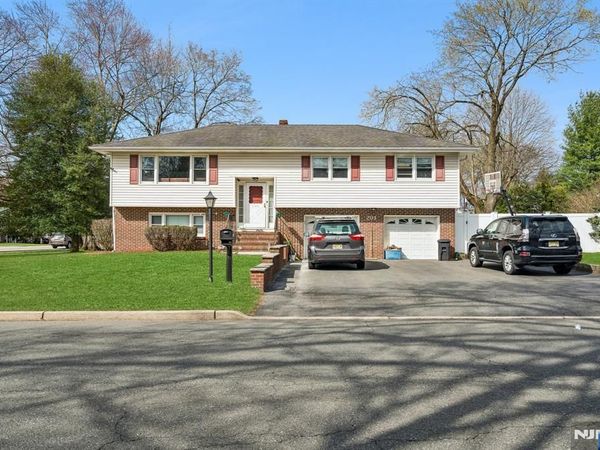 201 Rockland Avenue, RIVER VALE, NJ 07675