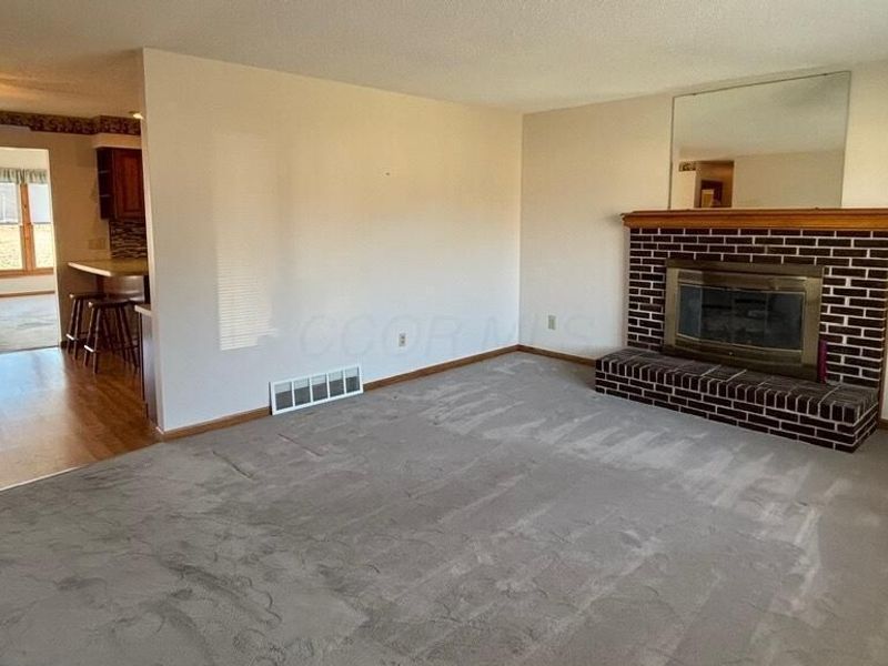 176 New Home Drive NE, Newark, OH 43055 Photo 3