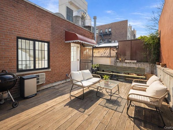 69 Avenue C , New York (Manhattan), NY 10009