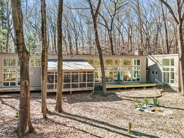 4249 Lake Road, Stevensville, MI 49127