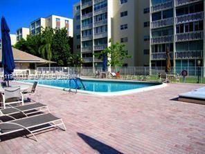 620 NE 12th Ave, Unit 408, Hallandale Beach, FL 33009 Photo