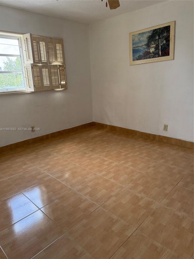 620 NE 12th Ave, Unit 408, Hallandale Beach, FL 33009 Photo