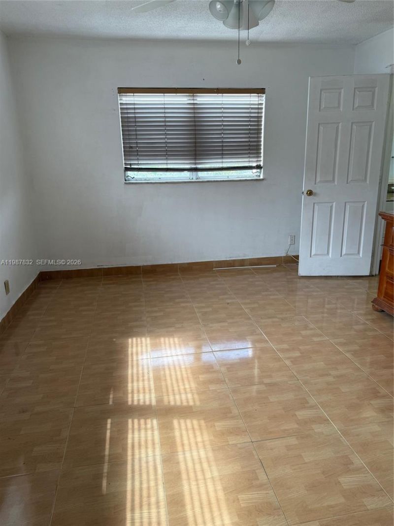 620 NE 12th Ave, Unit 408, Hallandale Beach, FL 33009 Photo