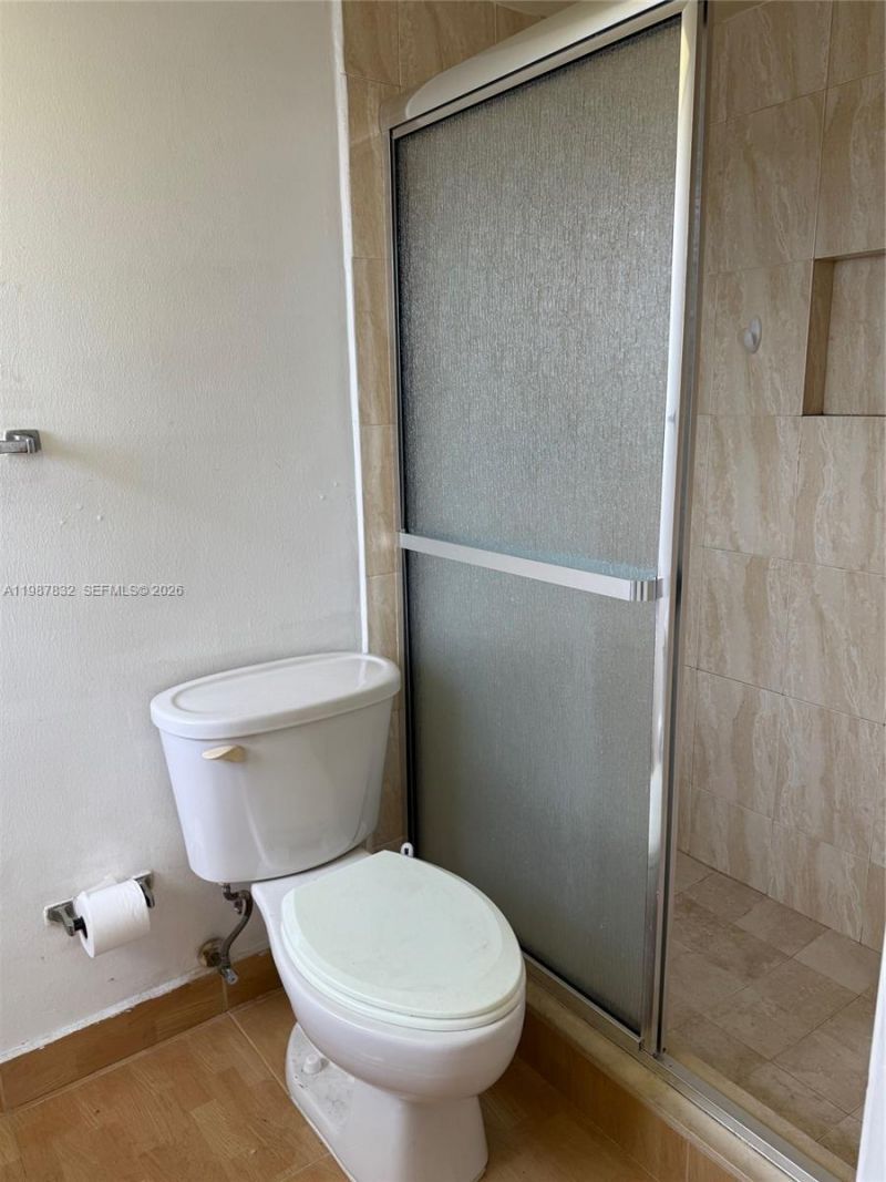 620 NE 12th Ave, Unit 408, Hallandale Beach, FL 33009 Photo