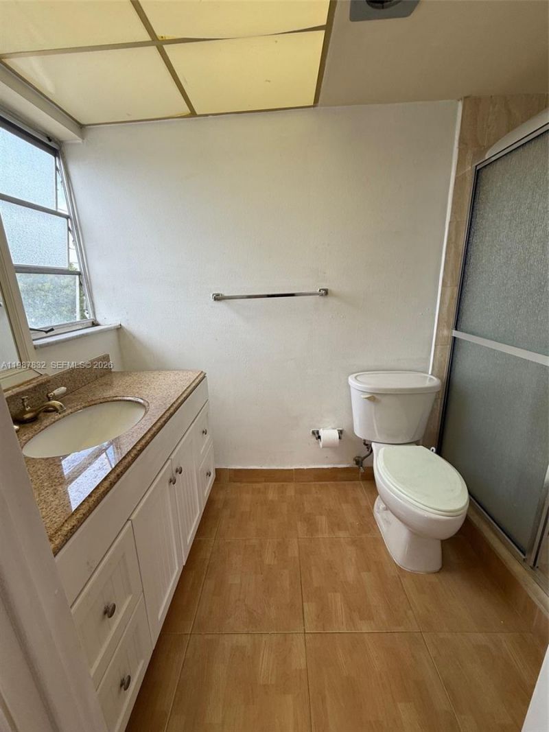 620 NE 12th Ave, Unit 408, Hallandale Beach, FL 33009 Photo