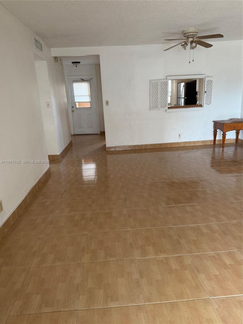 620 NE 12th Ave, Unit 408, Hallandale Beach, FL 33009 Photo