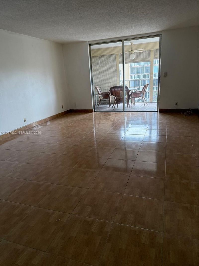 620 NE 12th Ave, Unit 408, Hallandale Beach, FL 33009 Photo