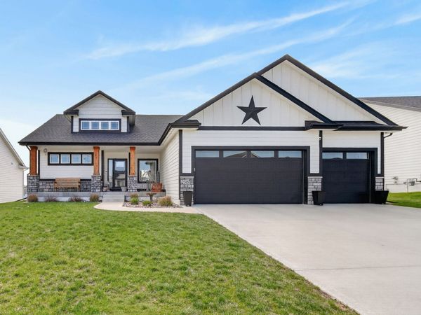 2930 Crescent Ridge Drive, Waukee, IA 50263