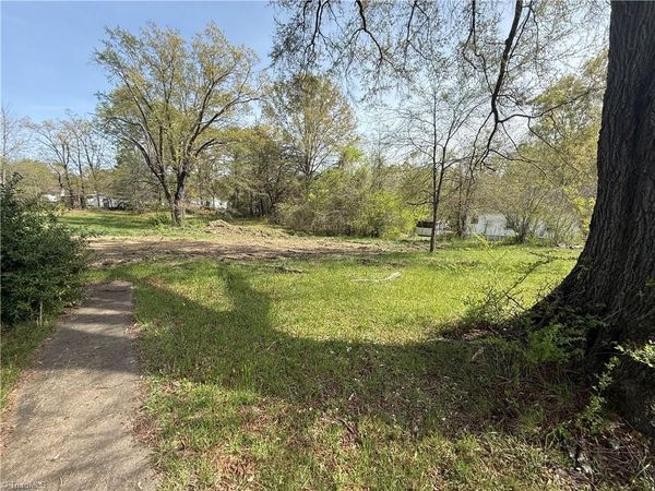 616 Friendly Road , Eden, NC 27288