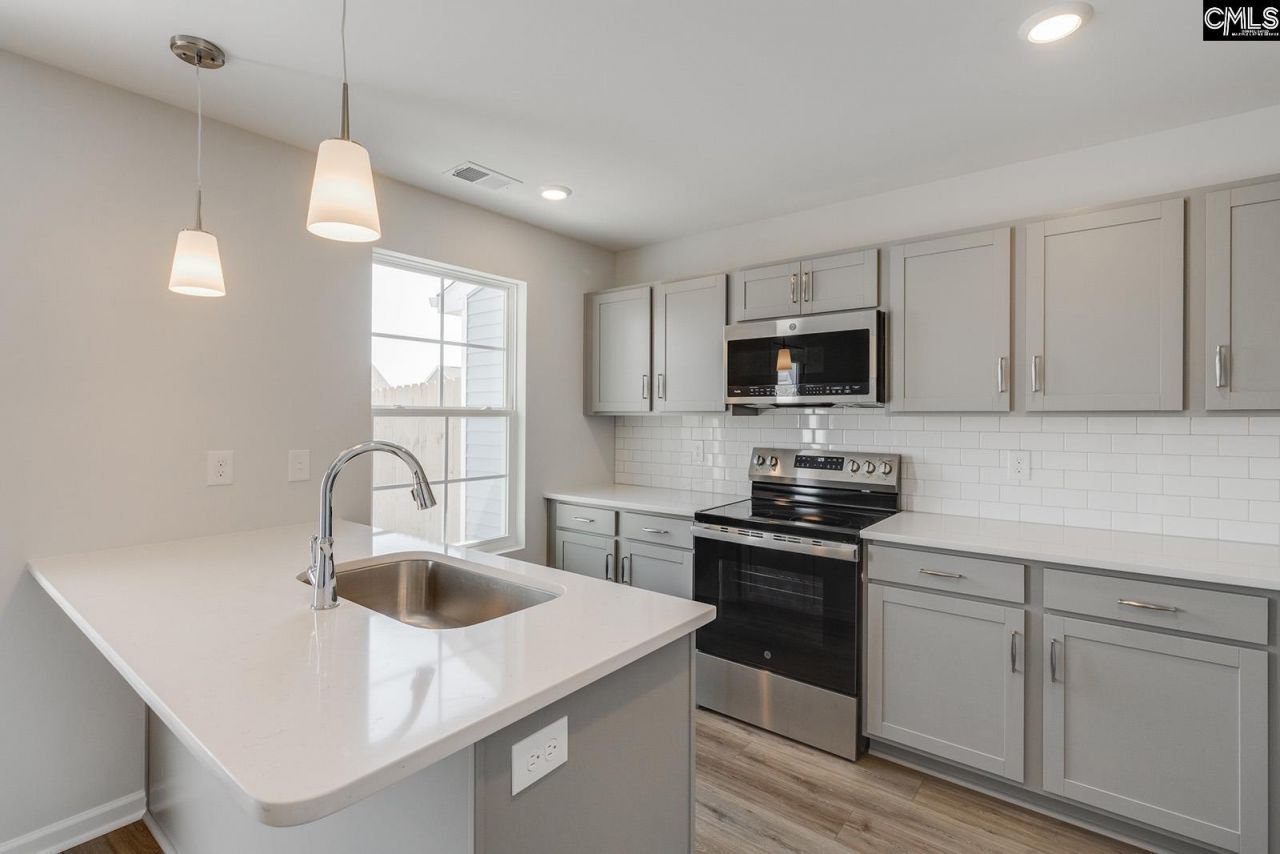 3042 Harborview Drive Photo 6