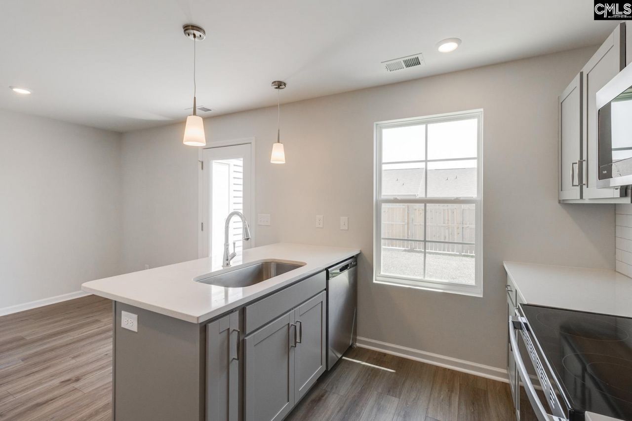 3042 Harborview Drive Photo 8