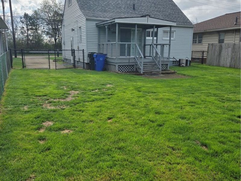 4290 Jennings Road, Cleveland, OH 44109 Photo 2