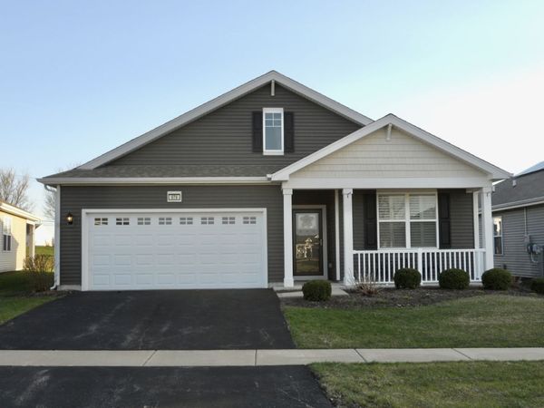 979 Crestview Lane, Pingree Grove, IL 60140