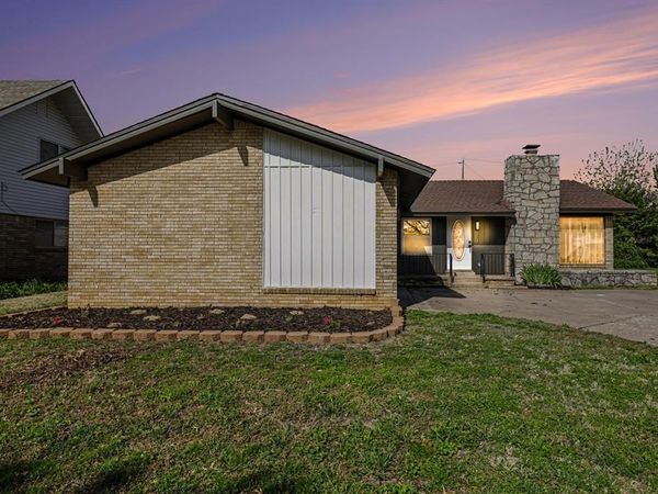 1001 Queensboro Place, Yukon, OK 73099