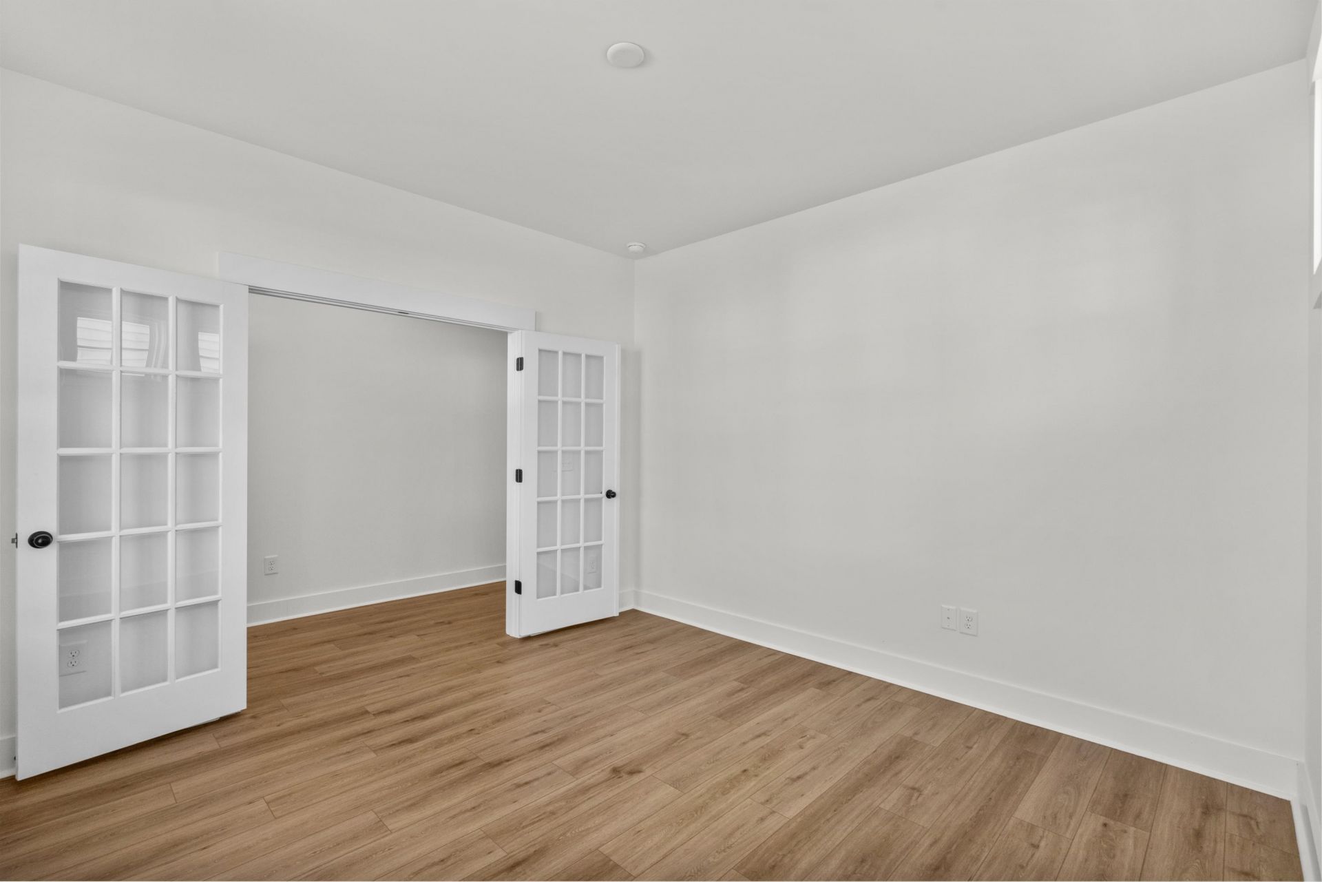 739 Sun Colony Blvd. Photo 21