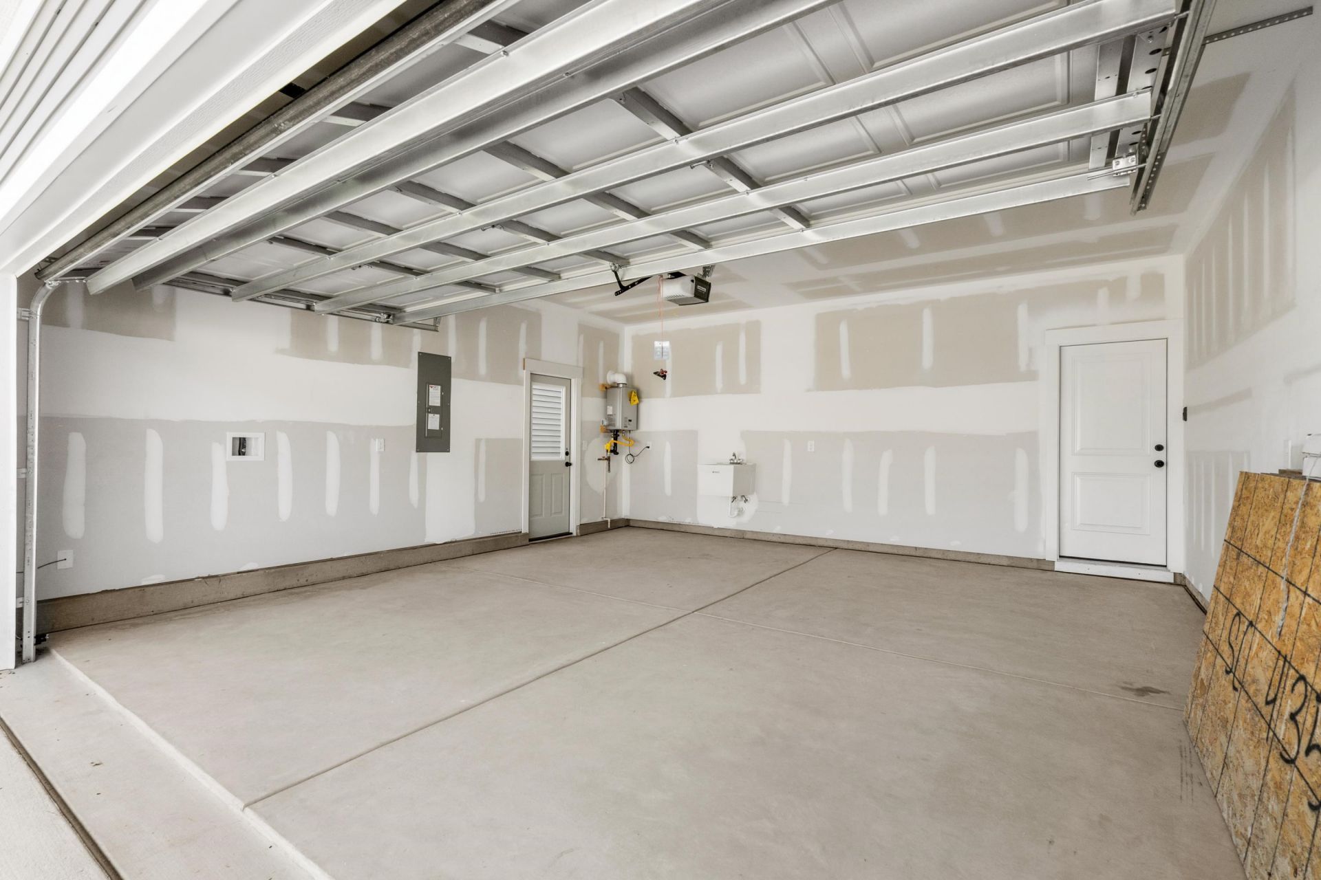 739 Sun Colony Blvd. Photo 31