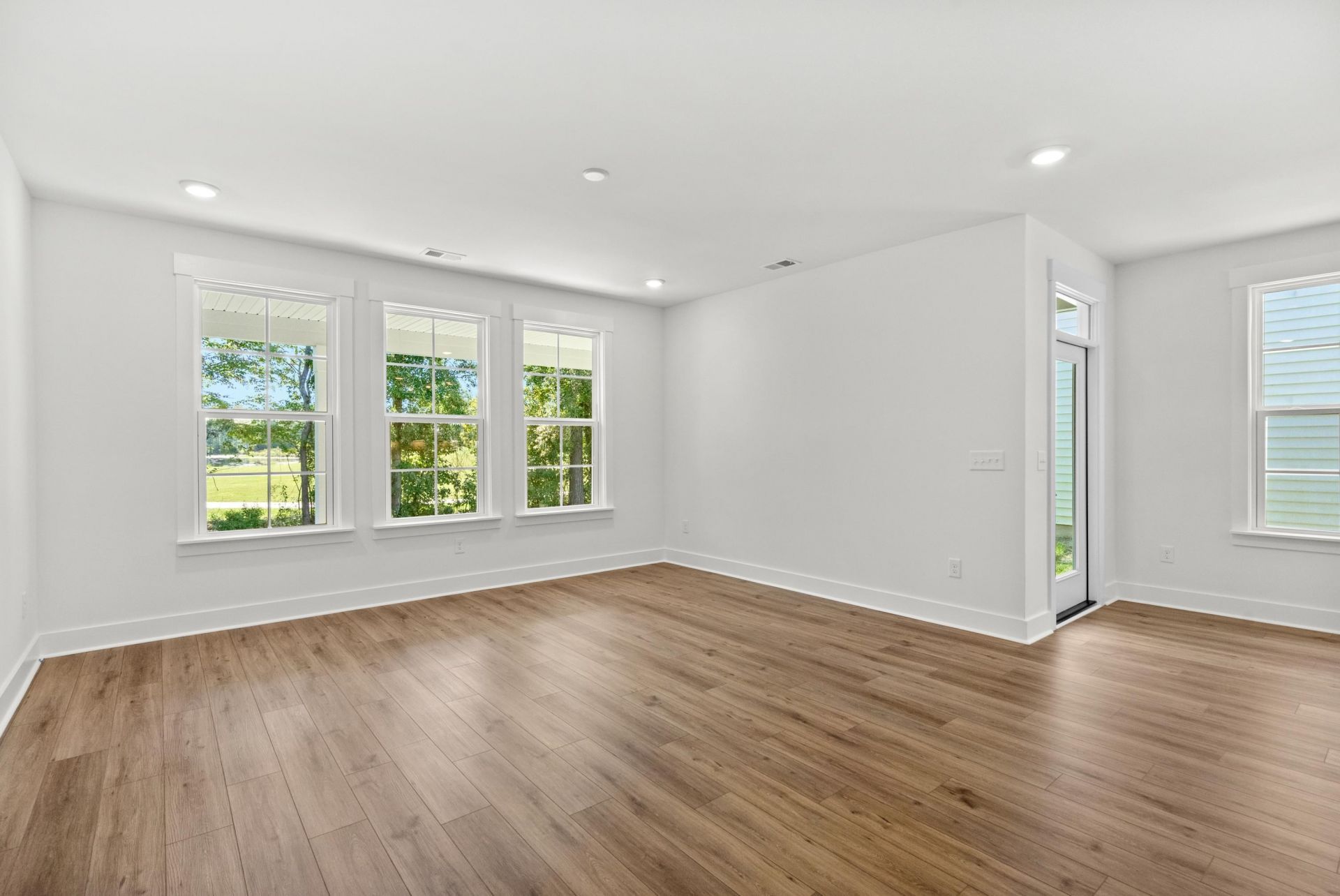 739 Sun Colony Blvd. Photo 6