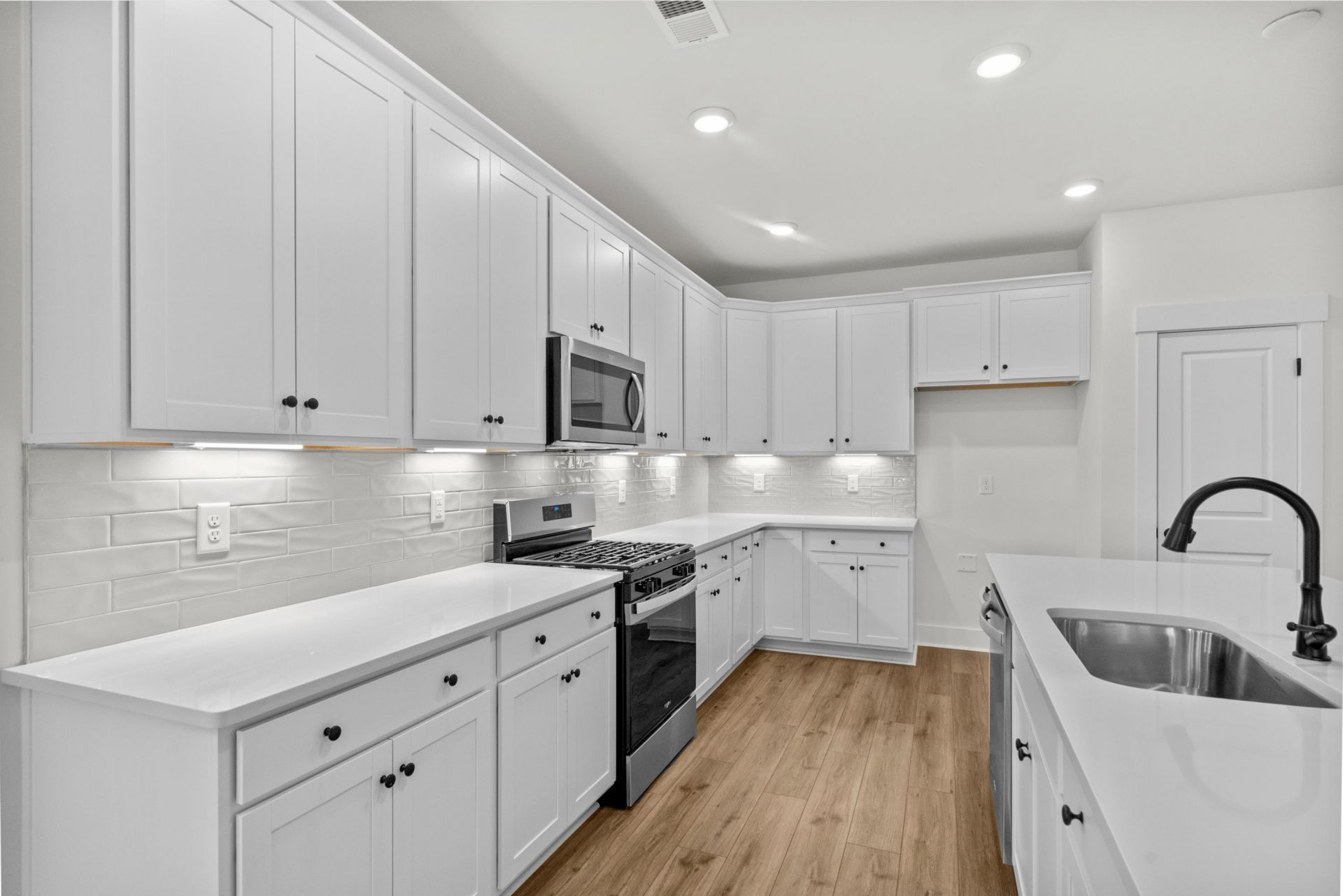 739 Sun Colony Blvd. Photo 9