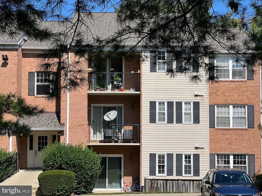 18336 Streamside Drive, Unit 304, Gaithersburg, MD 20879 Main Photo