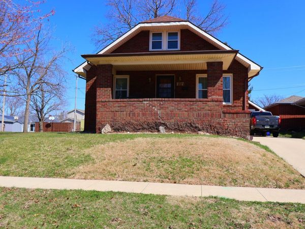 127 7th Avenue SE, Oelwein, IA 50662