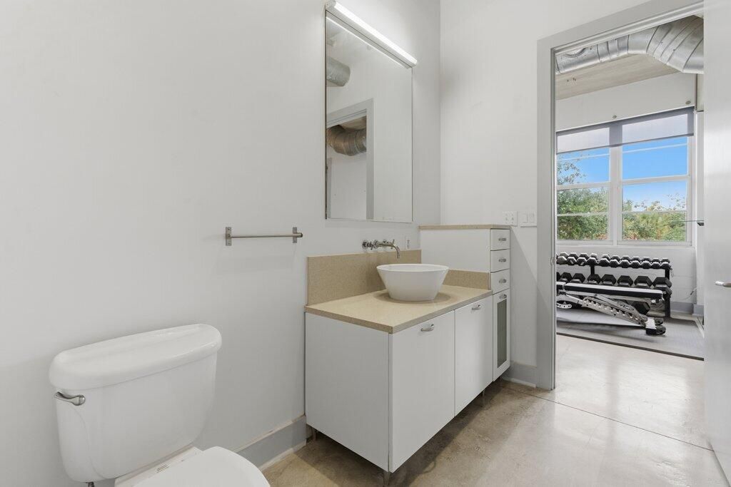 425 N Andrews Avenue, Unit 202, Fort Lauderdale, FL 33301 Photo