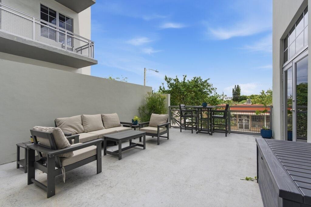 425 N Andrews Avenue, Unit 202, Fort Lauderdale, FL 33301 Photo