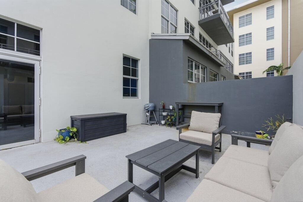 425 N Andrews Avenue, Unit 202, Fort Lauderdale, FL 33301 Photo