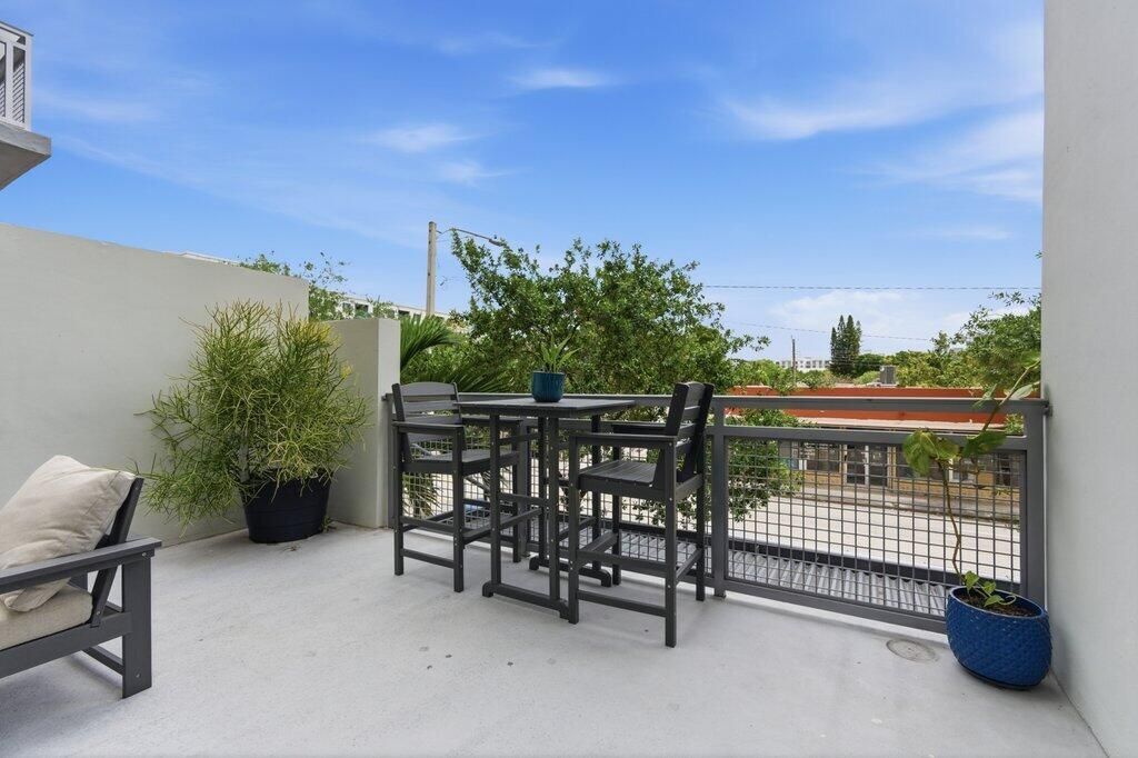 425 N Andrews Avenue, Unit 202, Fort Lauderdale, FL 33301 Photo