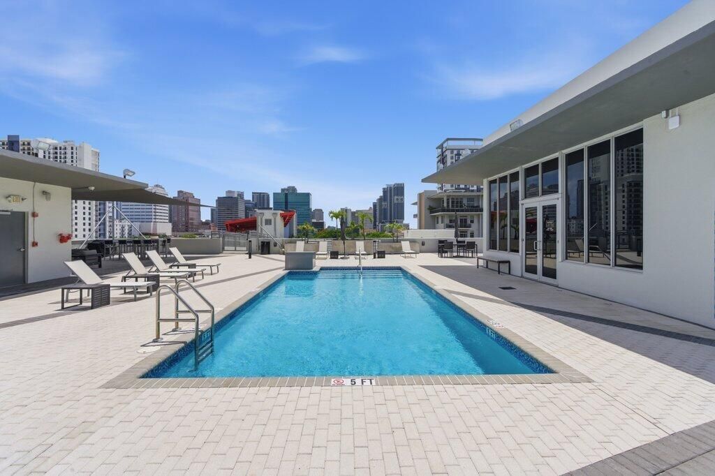 425 N Andrews Avenue, Unit 202, Fort Lauderdale, FL 33301 Photo