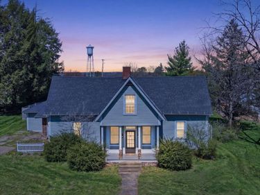 122 W Sandusky Street, Fredericktown, OH 43019