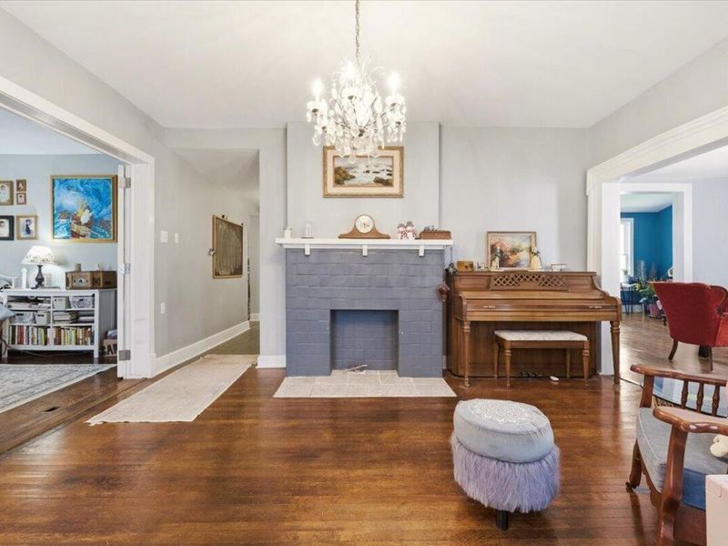 122 W Sandusky Street, Fredericktown, OH 43019 Photo 6