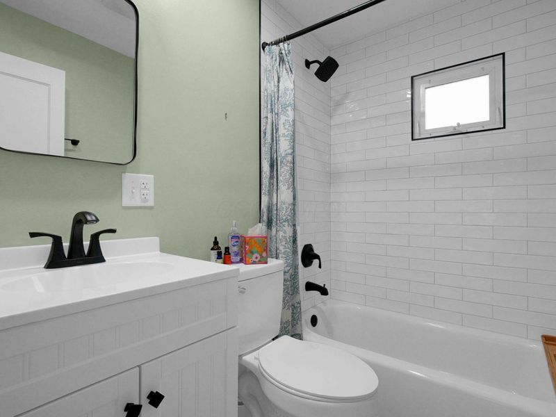 289 E Royal Forest Boulevard, Columbus, OH 43214 Photo 11